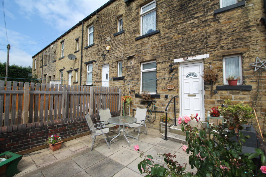 Photo of Cleckheaton Road, Low Moor, Bradford