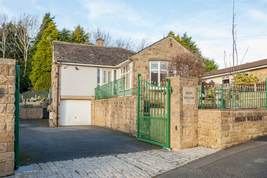 Photo of Norwood Green Hill, Halifax